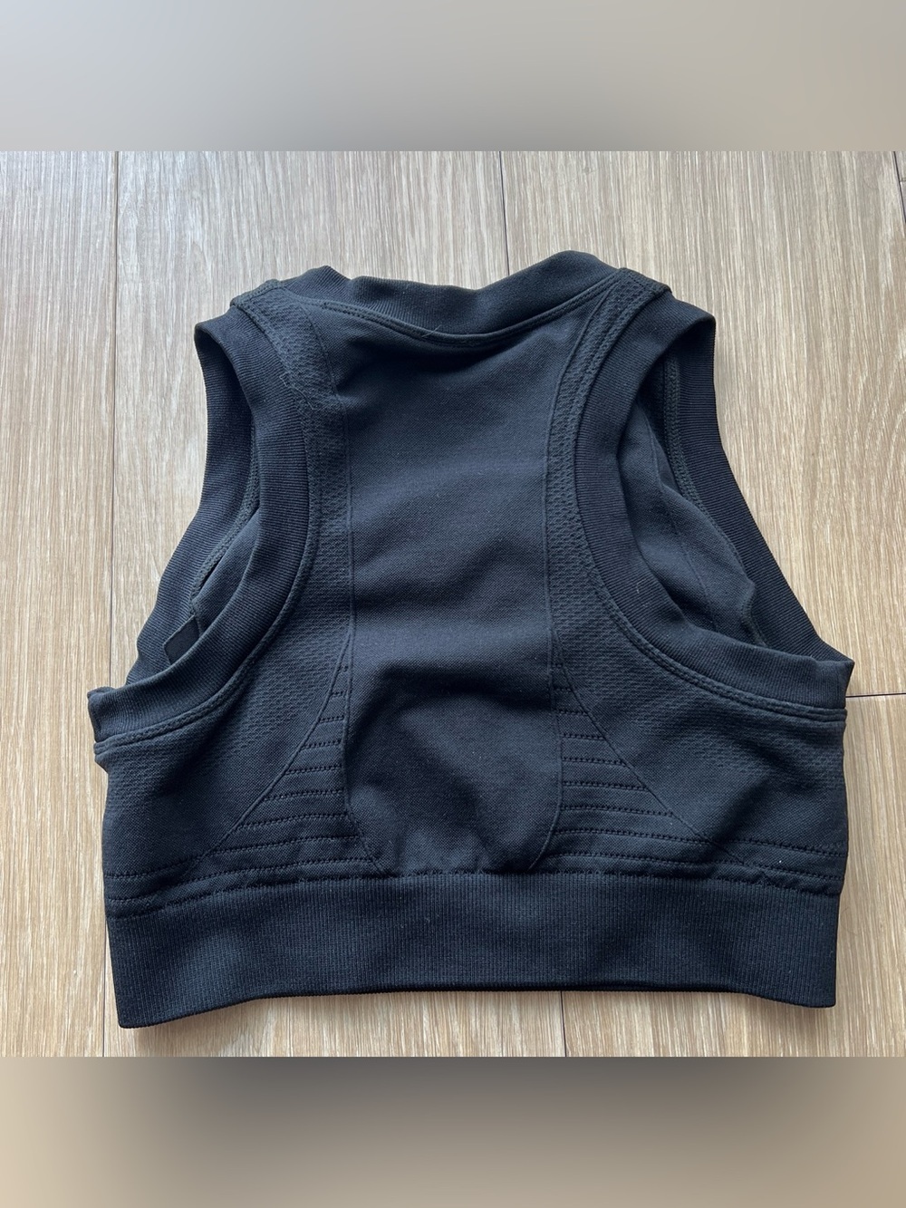 Alphalete Black High-Neck Athletic Crop Top - Picture 2 of 2